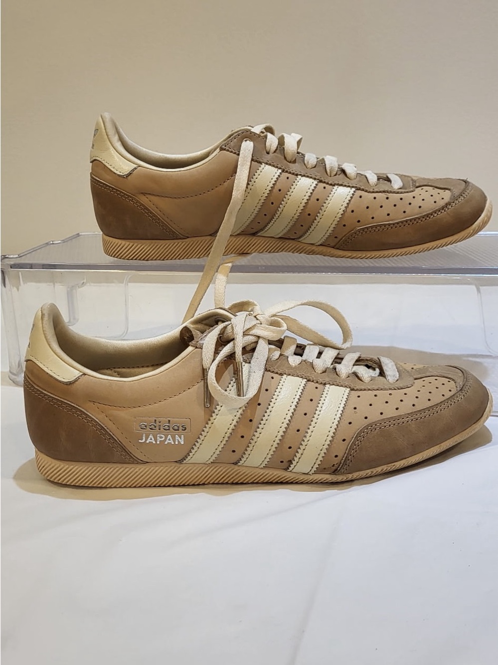 ADIDAS LaMarque men’s tan and cream leather sneakers